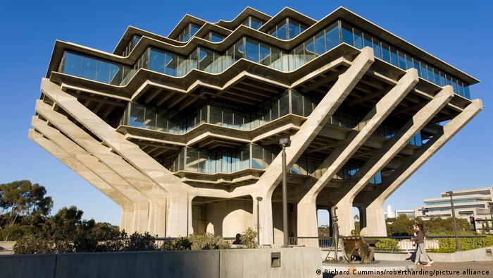 A picture of Geisel Library at the University of California San Diego