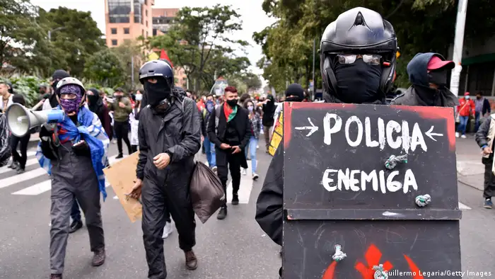 Weltspiegel 25.02.2021 | Kolumbien | Demonstration gegen Polizeigewalt in Bogota