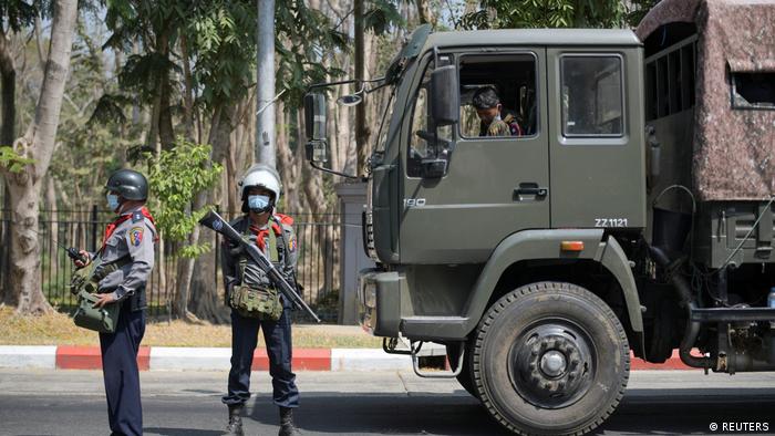 Weltspiegel 25.02.2021 | Myanmar | Polizeiaufgebot vor der University of Yangon