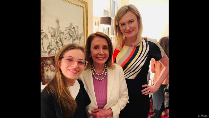 Dinah El-Rayess, Nancy Pelosi, predsjednica Zastupničkog doma SAD-a i Amra El-Rayess