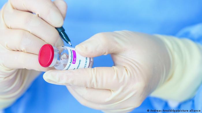 UK va „infecta în mod deliberat” voluntarii cu coronavirus Pierderea în greutate astrazeneca