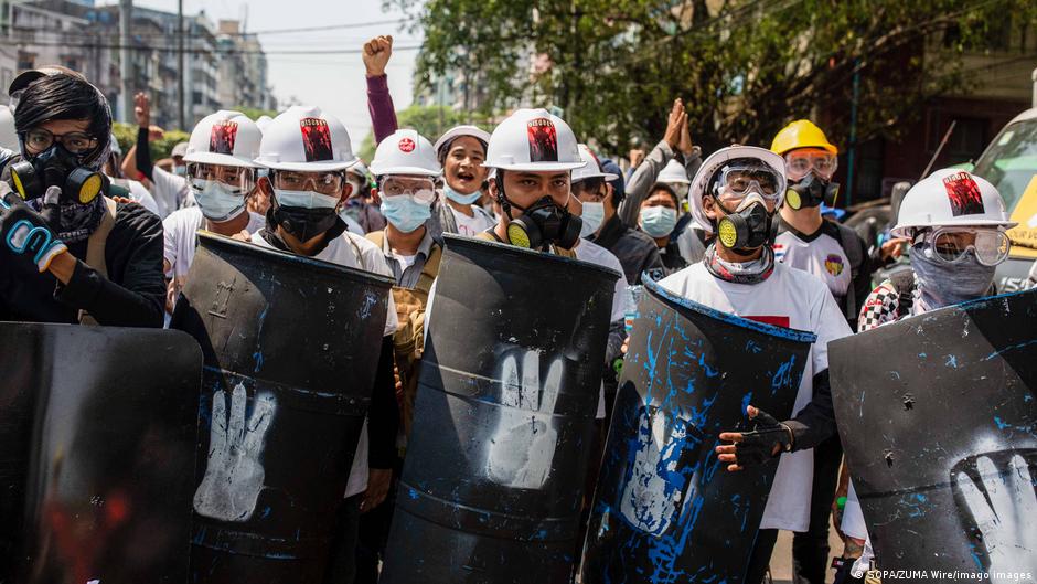 Myanmar: Two dead as police crack down on anti-coup protests | News | DW - Vimarsana News