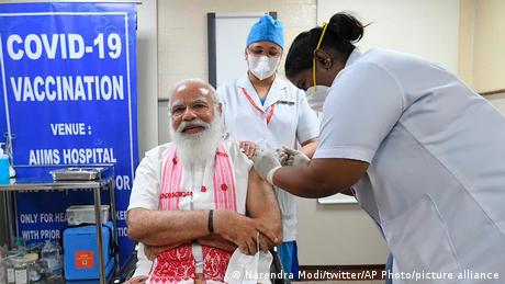 След временно спиране на имунизациите в Индия поради недостиг на