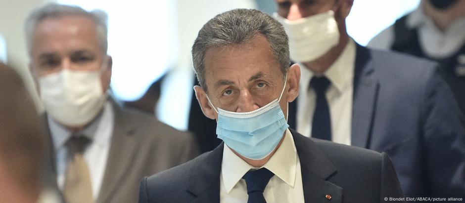 Sarkozy, condenado por corrupción y tráfico de influencias.