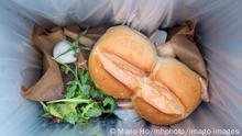  Verschwendung von Lebensmitteln, Brˆtchen im Biom¸ll. Deutschland *** Waste of food, rolls in organic waste Germany