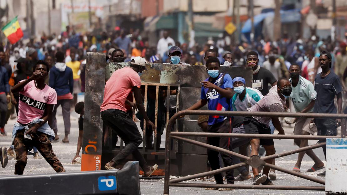 One dead, 30 injured in new wave of unrest in Senegal, Protests News