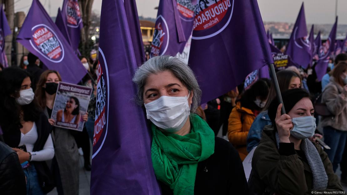 Διαδήλωση κατά της βίας εναντίον των γυναικών στην Τουρκία