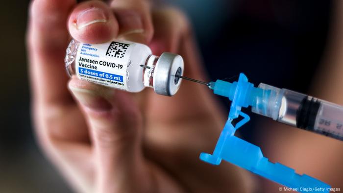 Coronavirus Digest J J Vaccine Effective Against Delta Variant News Dw 02 07 2021