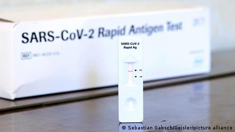 Packung Coronavirus-Selbsttest