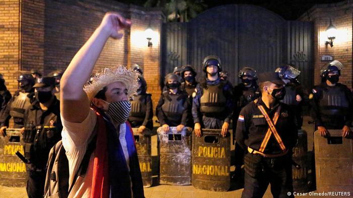 Foto de manifestantes en Paraguay