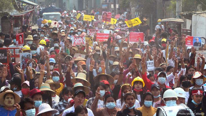 Imagen de las protestas en Mandalay, la segunda ciudad del país.