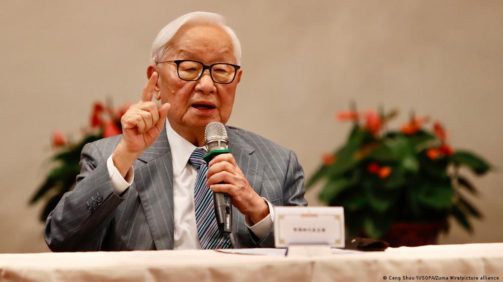 台积电创办人张忠谋 台湾应守住半导体制造 经济纵横 Dw 22 04 21