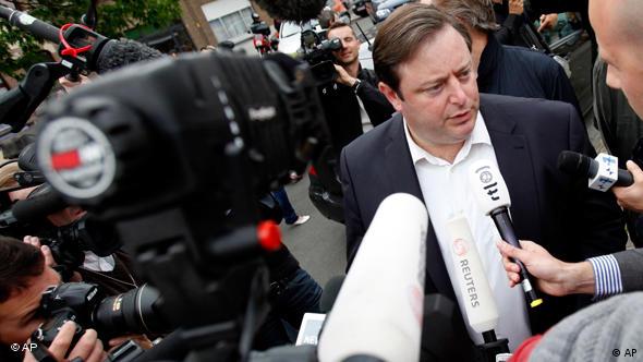 Bart De Wever speaks with media after casting a ballot