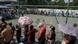 Pessoas na fila por uma vacina em Duque de Caxias, Rio de Janeiro Pessoas na fila por uma vacina em Duque de Caxias, Rio de Janeiro