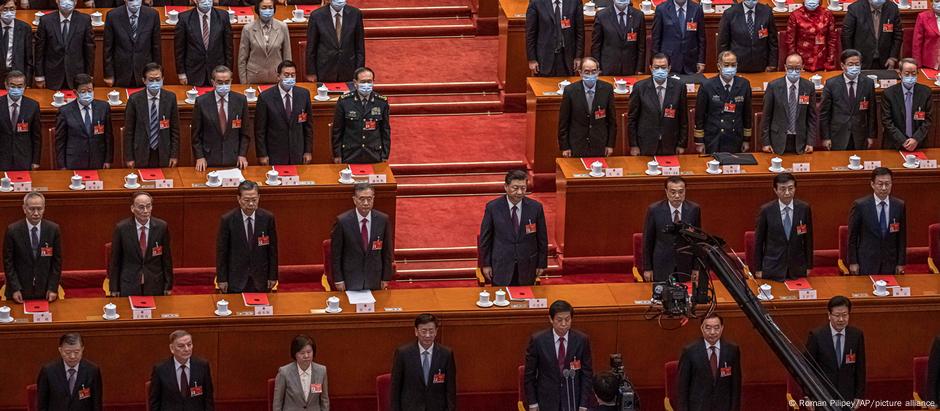 Remodelação de lideranças no congresso à vista, com a saída de sete membros do Comitê Permanente do Politburo