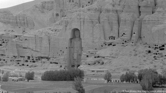 Zerstörung Buddha-Statuen in Bamiyan | Felswand mit 52m Buddha
