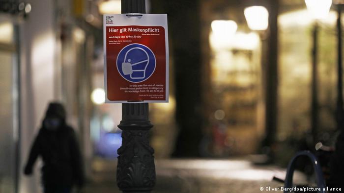 Deutschland | Coronavirus | Schild Maskenpflicht in Bonn