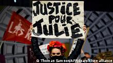 18/11/2020 Eine Femen-Aktivistin hält während einer Demonstration ein Plakat mit der Aufschrift «Gerechtigkeit für Julie» in die Höhe. Zu der Demonstration haben feministische Gruppen aufgerufen, weil ein Gericht die rechtliche Einstufung von «sexuellem Verstoß» beibehalten hatte, nachdem drei Feuerwehrleute eine 14-jährige Minderjährige, «Julie», im Jahr 2009, zur sexuellen Nötigung gezwungen haben sollen. Das Berufungsgericht von Versailles lehnte am 12. November 2020 einen Antrag auf Neueinstufung der Vorwürfe als «Vergewaltigung» unter Beibehaltung der Klassifizierung von «sexuellem Missbrauch» ab. +++ dpa-Bildfunk +++