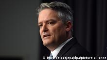 epa05290239 Australian Minister for Finance, Senator Mathias Cormann speaks to journalists at a press conference at Parliament House at Parliament House in Canberra, Australia, 05 May 2016. The government delivered the Australian 2016-17 Federal Budget on 03 May. EPA/MICK TSIKAS AUSTRALIA AND NEW ZEALAND OUT ++ +++ dpa-Bildfunk +++