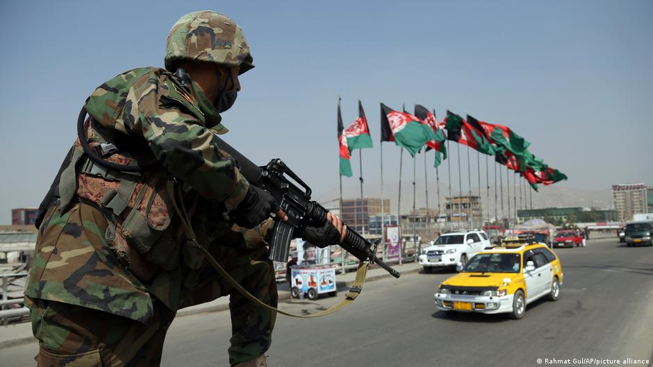 Afghanistan: India evacuates Kandahar consulate staff | News | DW | 11.07.2021