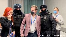 13.3.2021***
In Moskau hat die Polizei ein Treffen oppositioneller Lokalpolitiker aufgelöst und rund 200 Teilnehmer festgenommen.