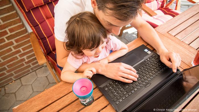 Nuestra compra de laptops y computadoras chinas no es registrada en las estadísticas de emisiones de CO2.