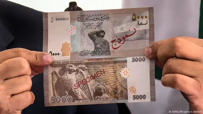 الليرة السورية تفقد قيمتها والأحوال المعيشية لمعظم السوريين تتدهور