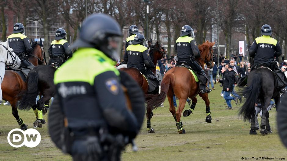 dutch-police-clear-anti-lockdown-protest-on-eve-of-election