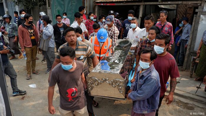 TABLEAU | Myanmar Mandalay | nach Militärputsch | Protest