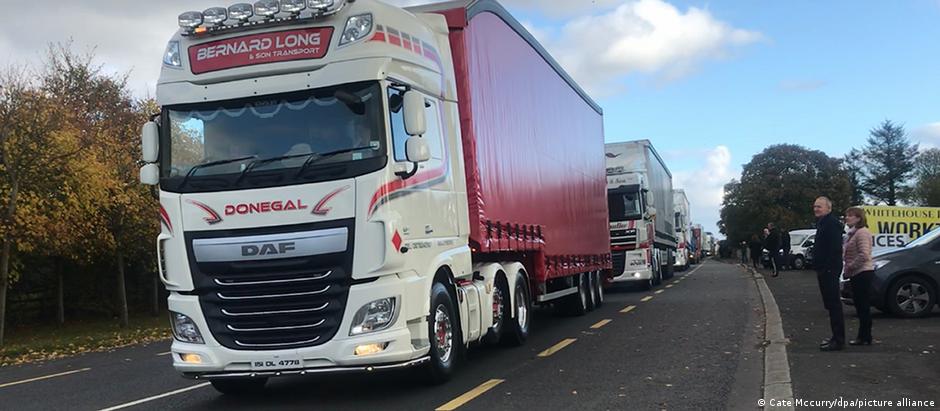 Un camión de carga en la frontera entre Irlanda e Irlanda del Norte