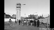 Inbesitznahme der Grenzanlagen auf dem Gelände des Nordbahnhofs durch die Bevölkerung (Bezirk Mitte), April 1990

