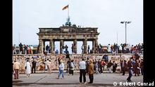 Падение Берлинской стены: уникальная фотохроника