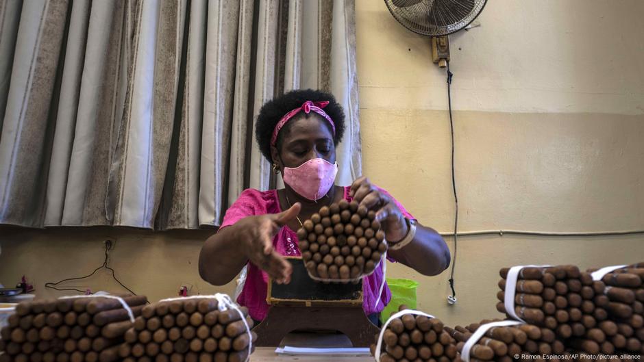 Ne treba da čudi to što su čak i duvanski koncerni sada zagovornici e-cigareta: nema troškova duvana, prerade i obrade... Sve je čista hemija, a novac je još bolji