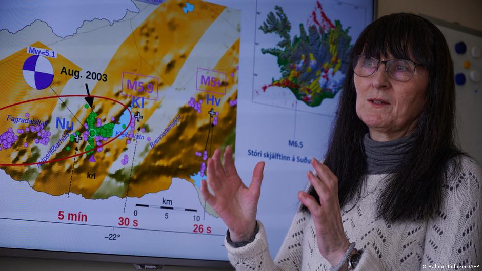 Iceland bracing for volcanic eruption after many quakes | News | DW - Vimarsana News