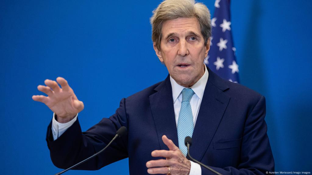 US climate envoy John Kerry travels to China | News | DW | 14.04.2021