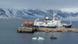 Das Greenpeace-Schiff Esperanza im Hafen der Arktisforschungsstation Ny Alesund auf Spitzbergen (Foto: Irene Quaile) Das Greenpeace-Schiff Esperanza im Hafen der Arktisforschungsstation Ny Alesund auf Spitzbergen (Foto: Irene Quaile)
