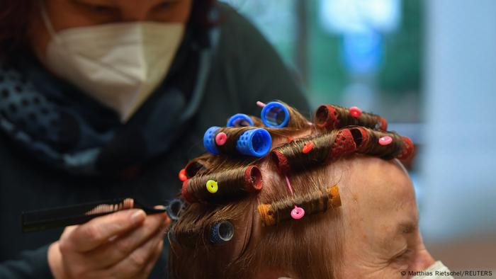 TABLEAU | Deutschland Haselbachtal | Coronavirus dritte Welle | Friseur
