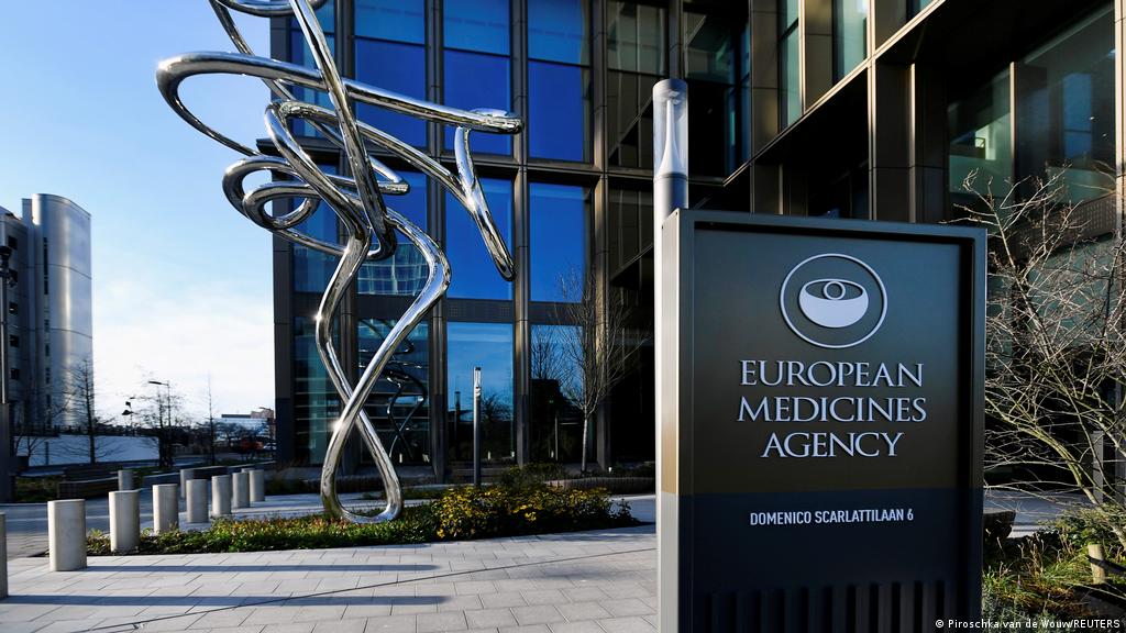 Ema Official Sees Thrombosis Link With Astrazeneca Vaccine News Dw 06 04 2021