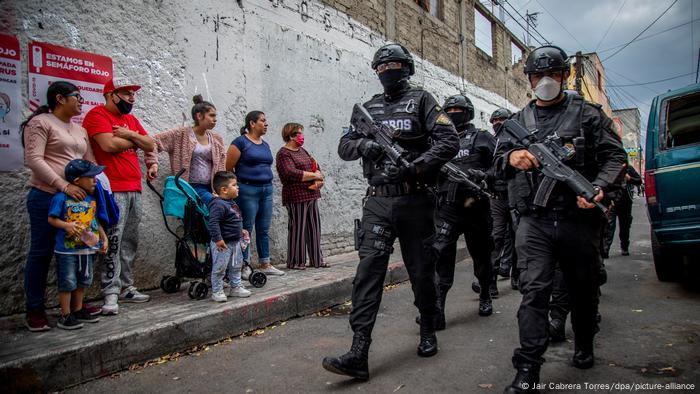 Policías mexicanos.