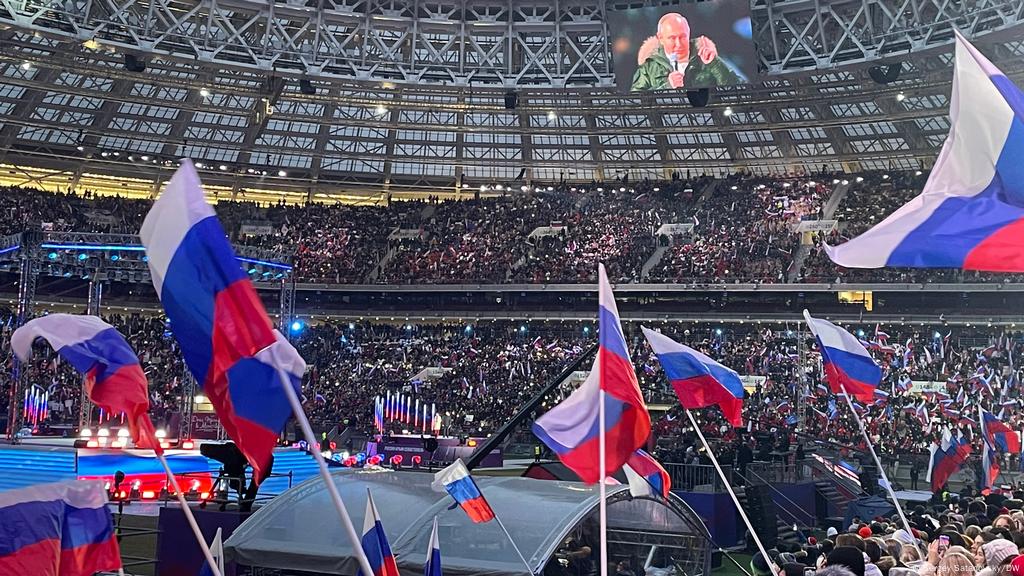 На концерте в честь Крыма забыли о коронавирусе | Россия и россияне: взгляд из Европы | DW | 19.03.2021 На концерте в честь Крыма забыли о коронавирусе | Россия и россияне: взгляд из Европы | DW | 19.03.2021