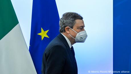 Απογοήτευση από τους χειρισμούς Ντράγκι για τα εμβόλια