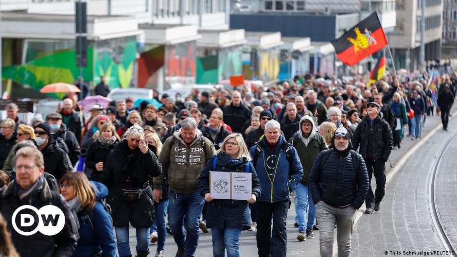 Photo of Deutschland: Coronavirus-Skeptiker protestieren trotz zunehmender Infektionen |  Nachrichten |  DW