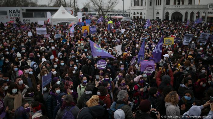 Türkei Protest nach Austritt aus Instanbul Konvention
