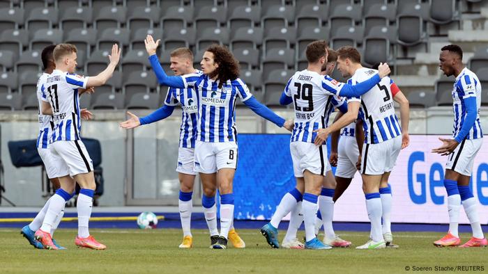 Bundesliga Hertha Berlin In Quarantine As Dfl Issues Covid 19 Warning Sports German Football And Major International Sports News Dw 16 04 2021