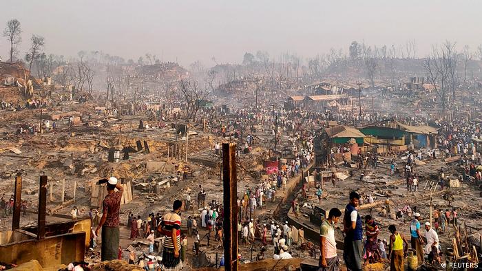 Bangladesch Großbrand in Rohingya Flüchtlingscamp - Hunderte vermisst