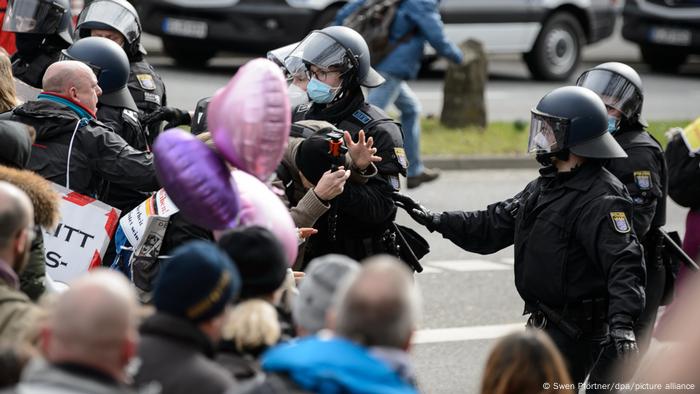 Demonstration gegen Corona-Einschränkungen - Kassel