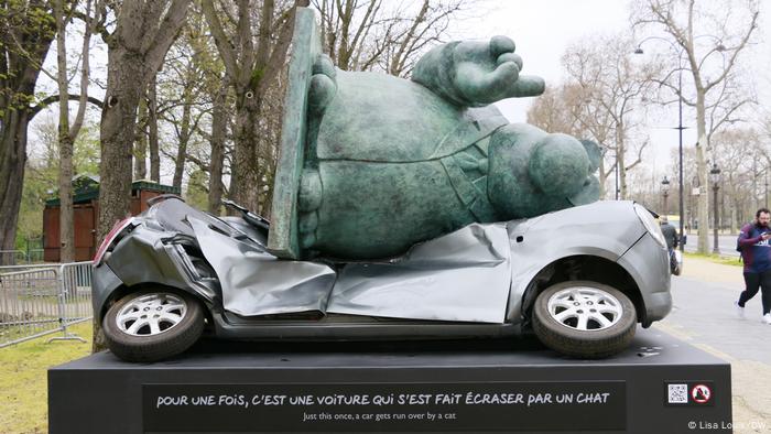 Cat invasion in Paris: artist Phillippe Geluck's art hits the Champs-Elysées