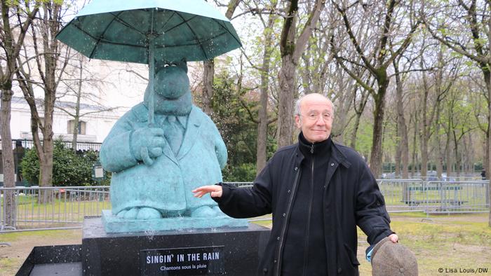 Cat invasion in Paris: artist Phillippe Geluck's art hits the Champs-Elysées 