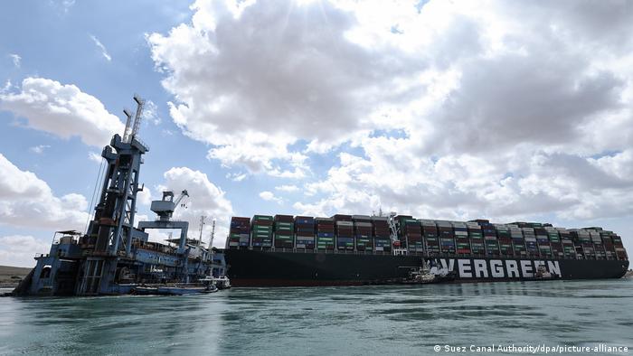Ägypten | Suezkanal blockiert | Containerschiff Ever Given