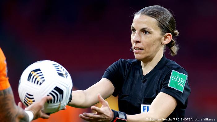 FIFA World Cup | Qualifying | Niederlande - Lettland | Schiedrichterin Stephanie Frappart